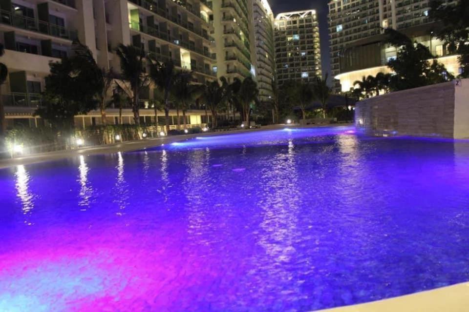 Azure Urban Resort A3 Near Airport Mall With Balcony Wavepool Manila Bagian luar foto