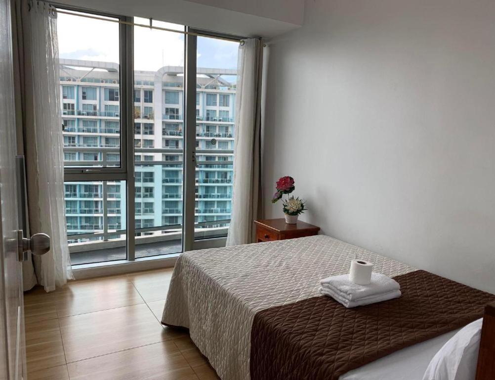 Azure Urban Resort A3 Near Airport Mall With Balcony Wavepool Manila Bagian luar foto