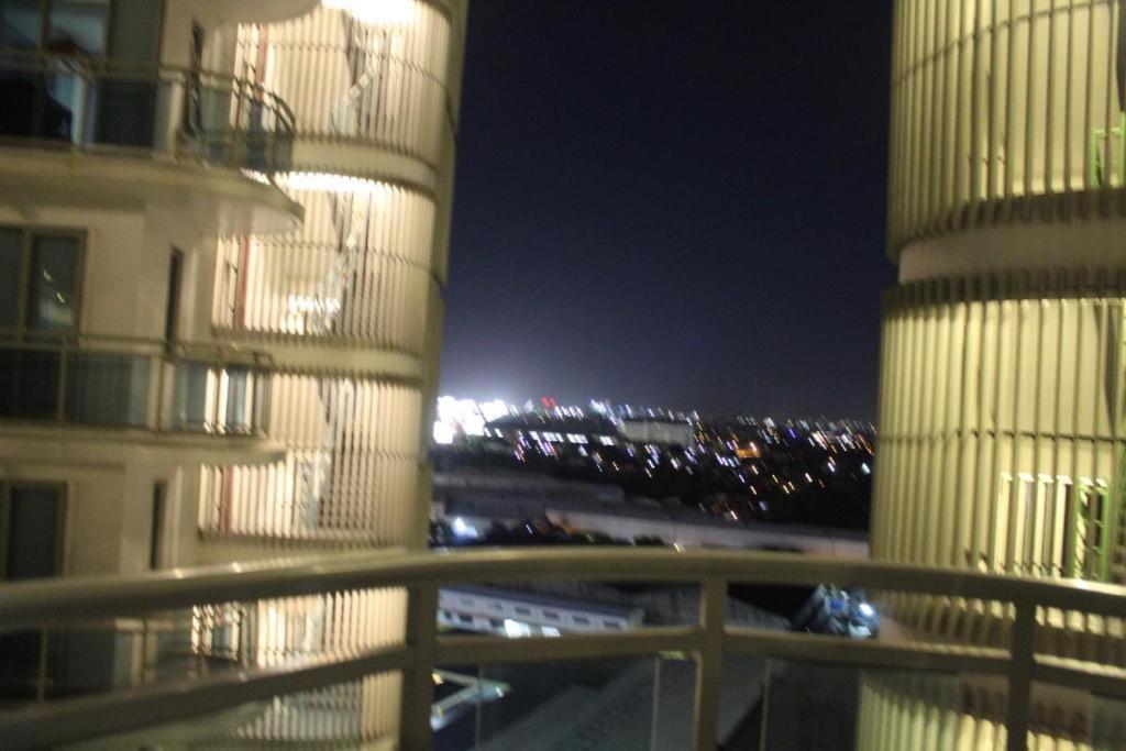 Azure Urban Resort A3 Near Airport Mall With Balcony Wavepool Manila Bagian luar foto