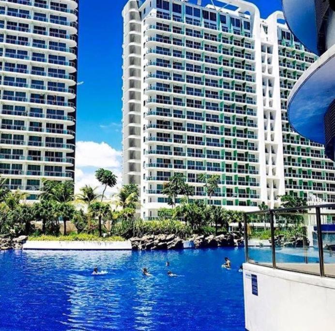 Azure Urban Resort A3 Near Airport Mall With Balcony Wavepool Manila Bagian luar foto