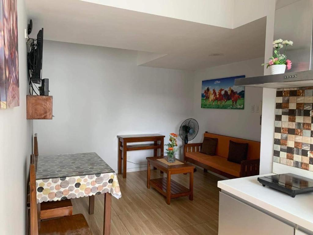 Azure Urban Resort A3 Near Airport Mall With Balcony Wavepool Manila Bagian luar foto