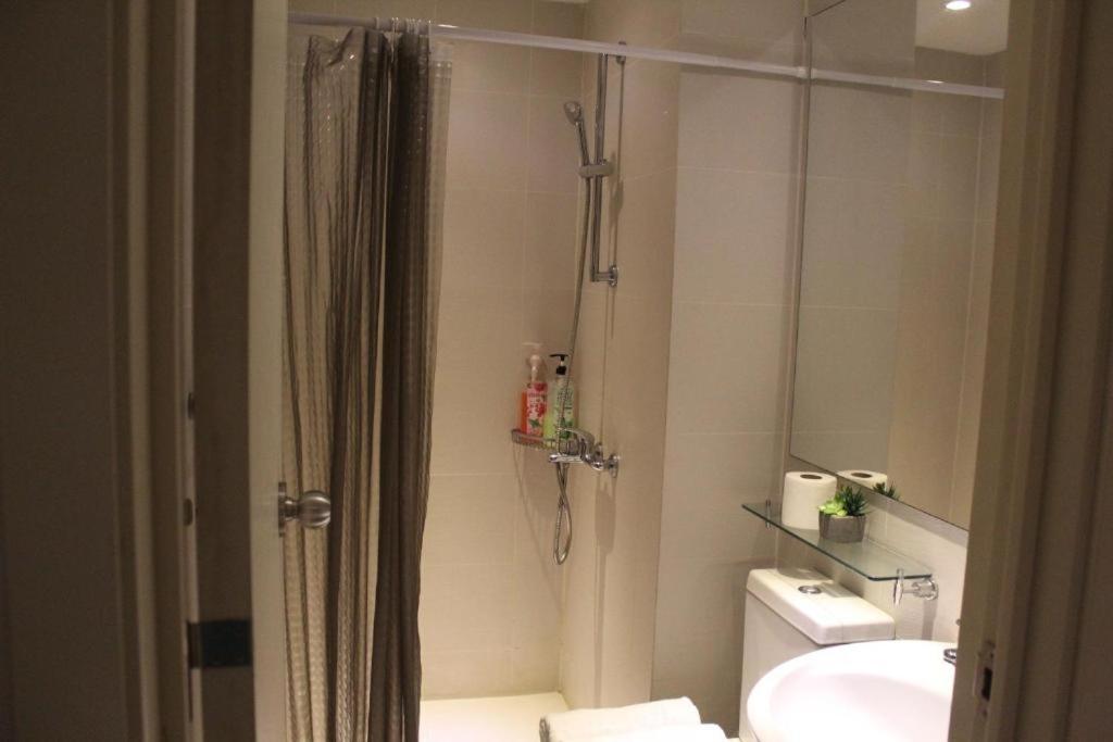 Azure Urban Resort A3 Near Airport Mall With Balcony Wavepool Manila Bagian luar foto