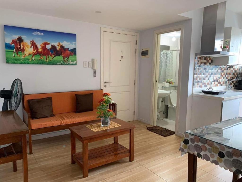 Azure Urban Resort A3 Near Airport Mall With Balcony Wavepool Manila Bagian luar foto