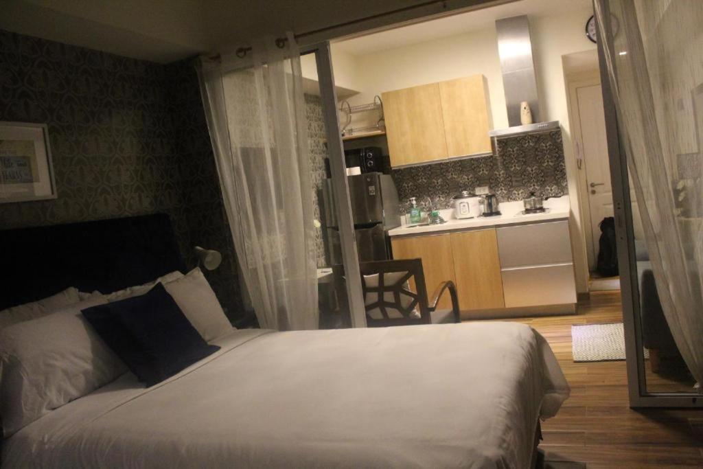 Azure Urban Resort A3 Near Airport Mall With Balcony Wavepool Manila Bagian luar foto
